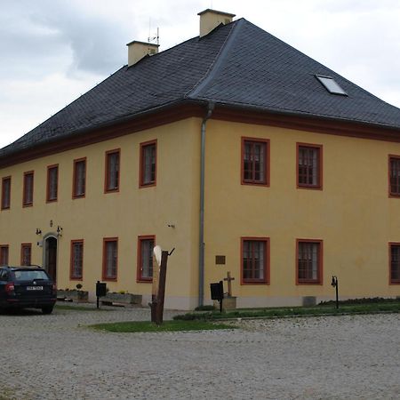 Penzion Na Fare Dubenec Bagian luar foto