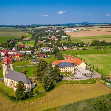 Penzion Na Fare Dubenec Bagian luar foto
