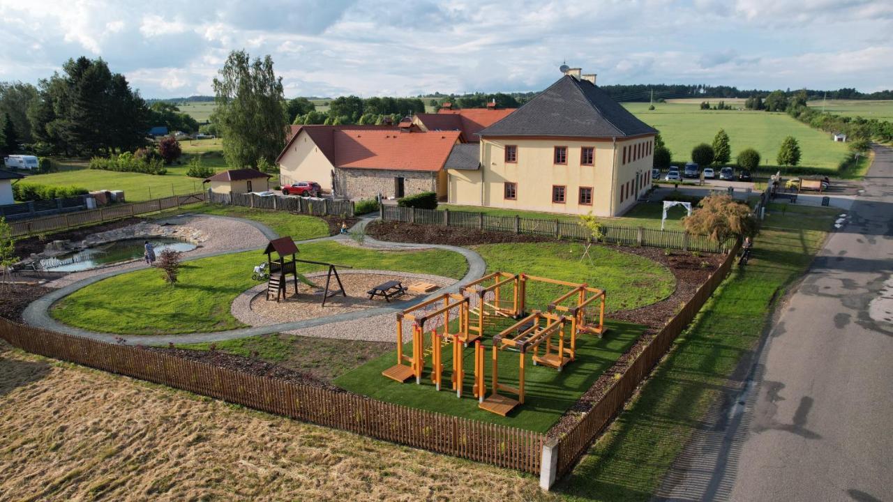 Penzion Na Fare Dubenec Bagian luar foto