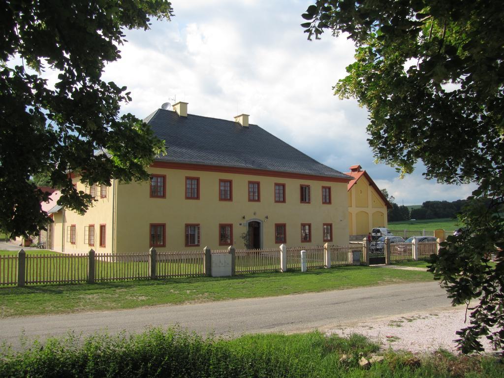 Penzion Na Fare Dubenec Bagian luar foto